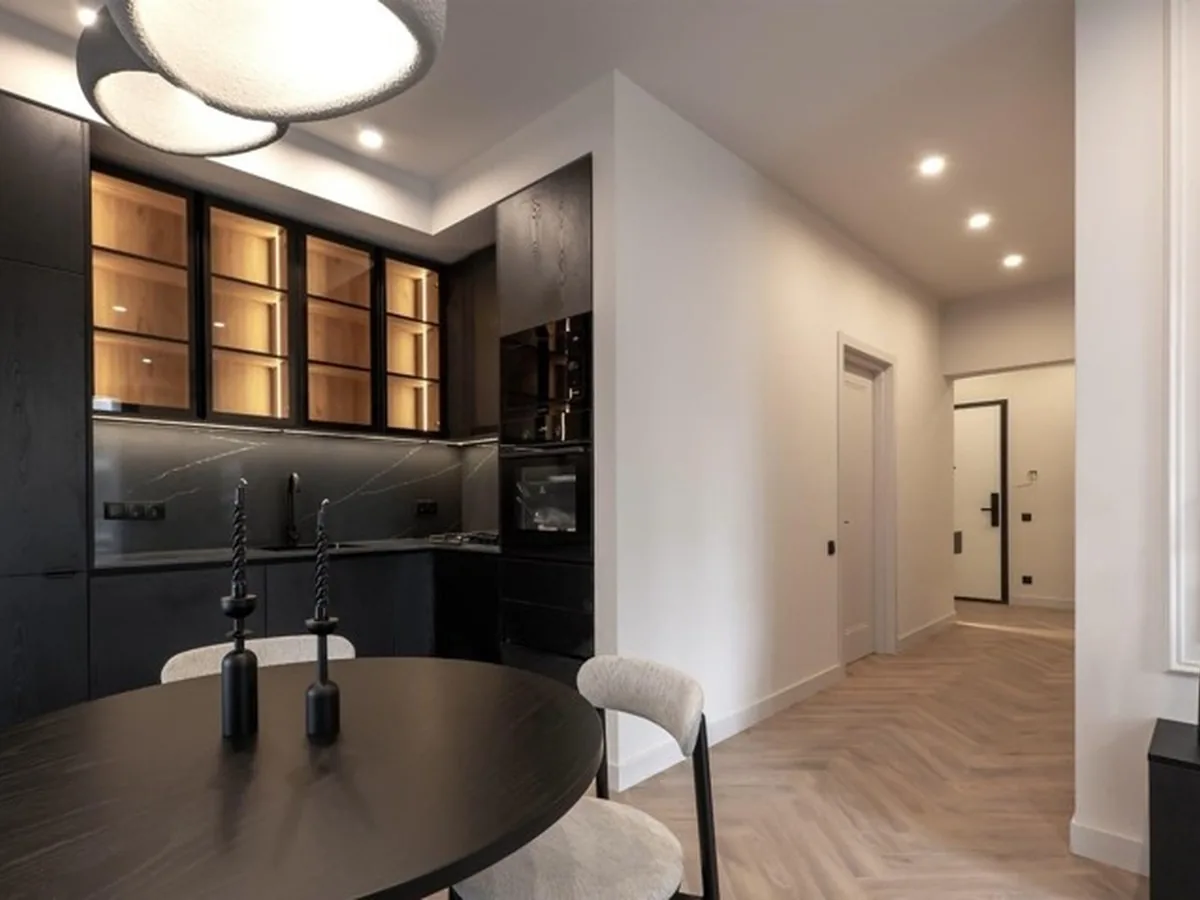 2-Bedroom, 95 m²